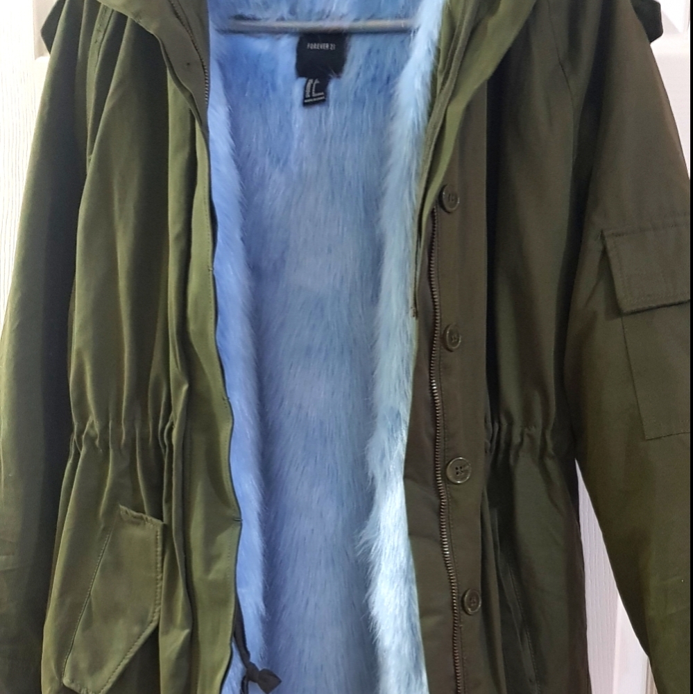 Green winter coat/parka with blue fur